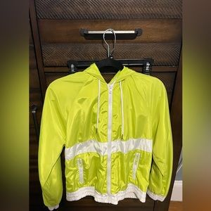 Green and white water shelter